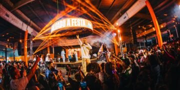 Casa do Salgado celebra a Ressaca de Carnaval com festa em clima de folia e abadá